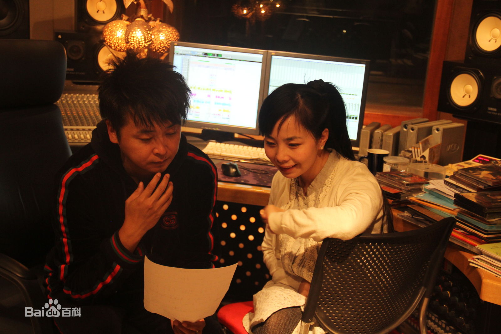 王二妮音乐作品录制现场壁纸壁纸