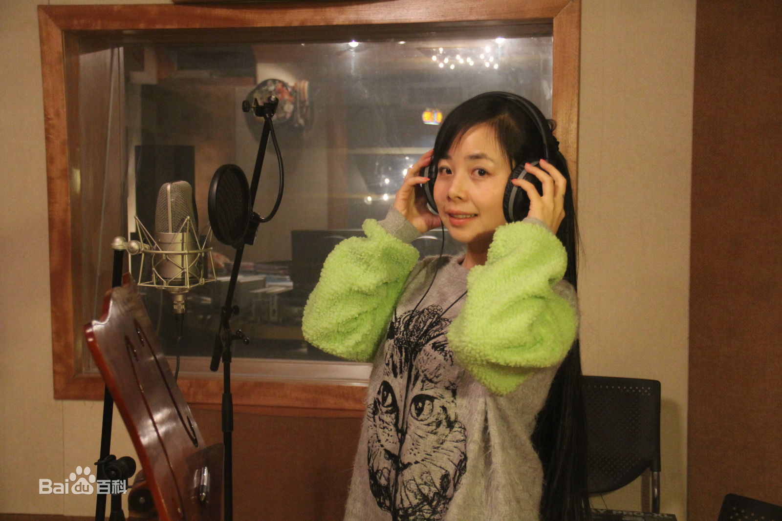 王二妮音乐作品录制现场壁纸壁纸