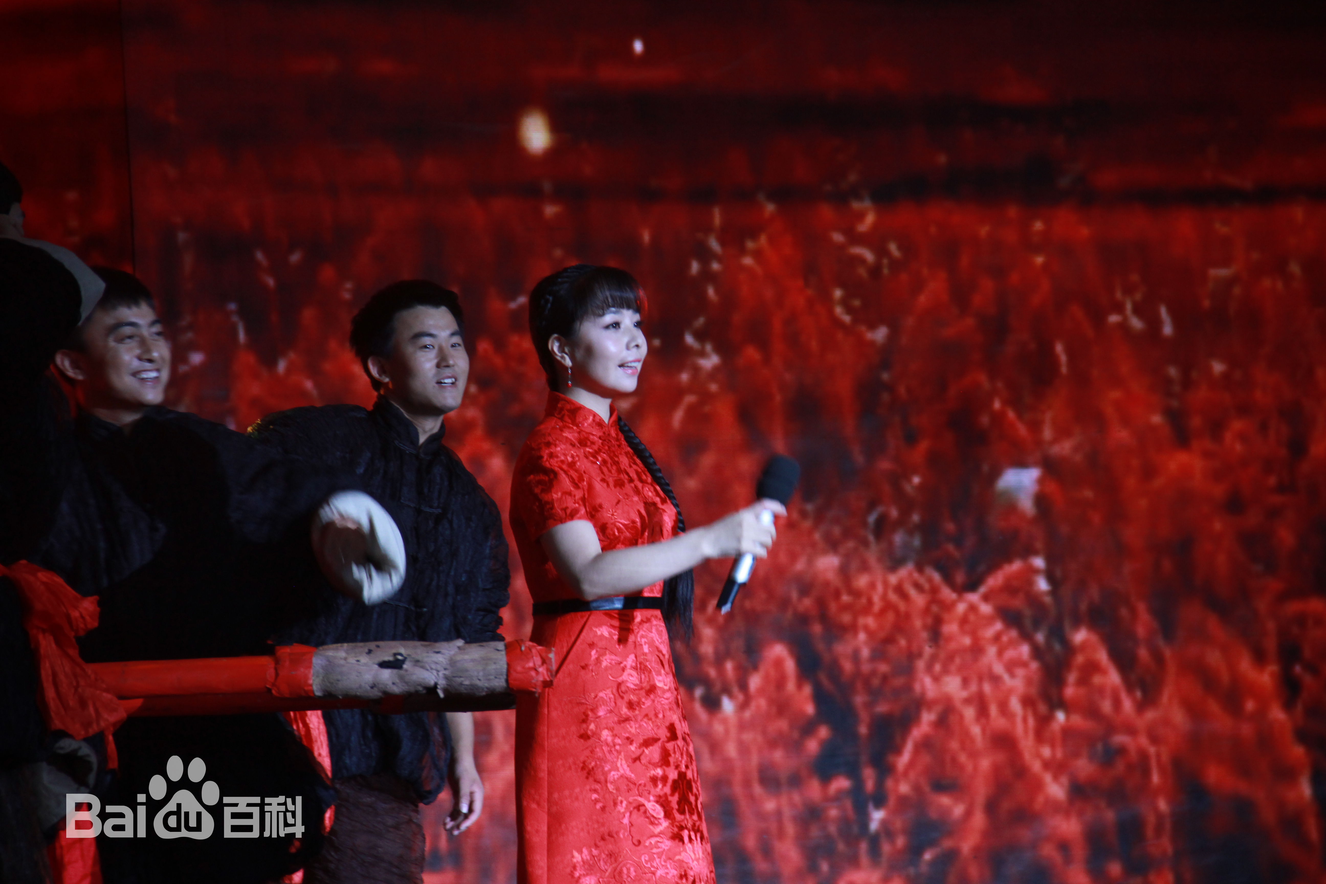 王二妮非常星发布图片图集