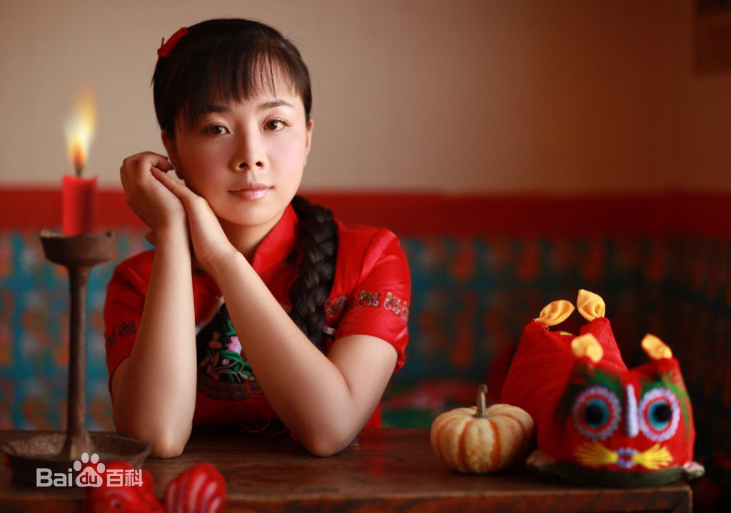 王二妮爱陕北前后照片