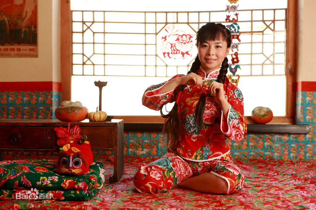 王二妮爱陕北前后照片