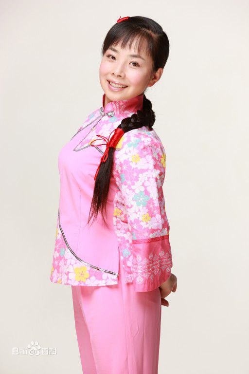 王二妮爱陕北前后照片