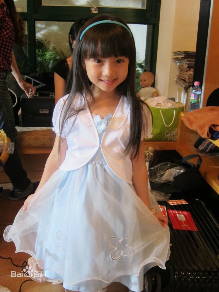 谢语恩(Lucia)法国巴黎人寿广告图片图集