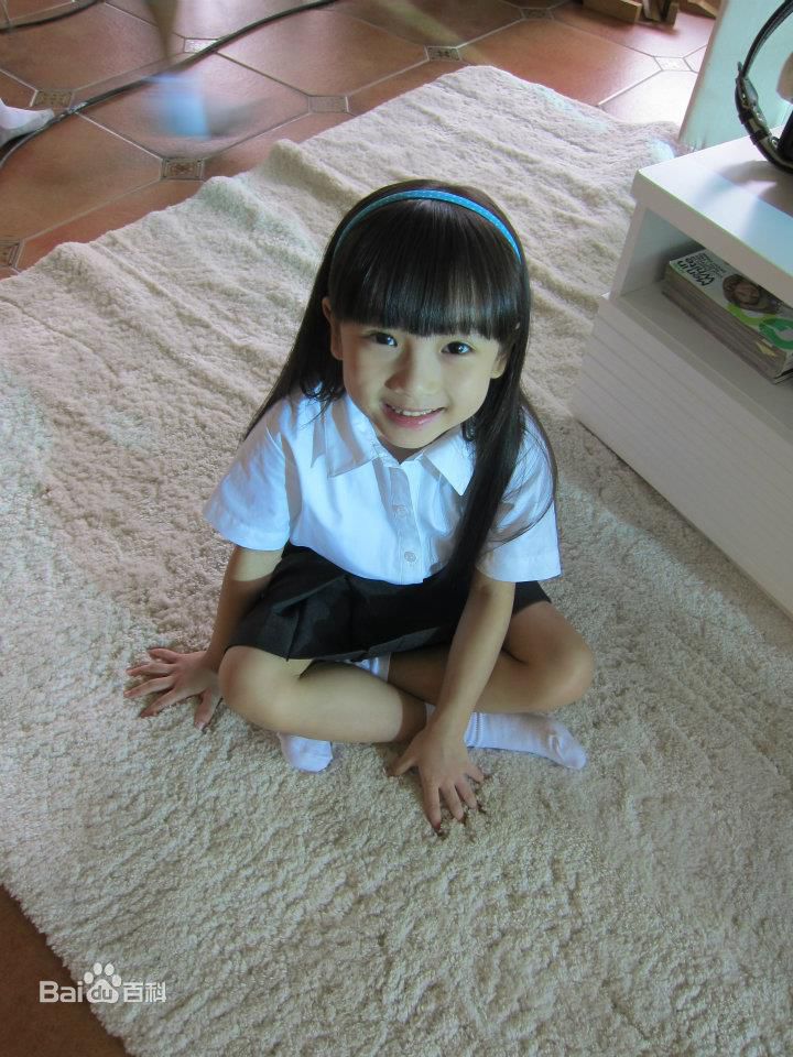 谢语恩(Lucia)法国巴黎人寿广告图片图集