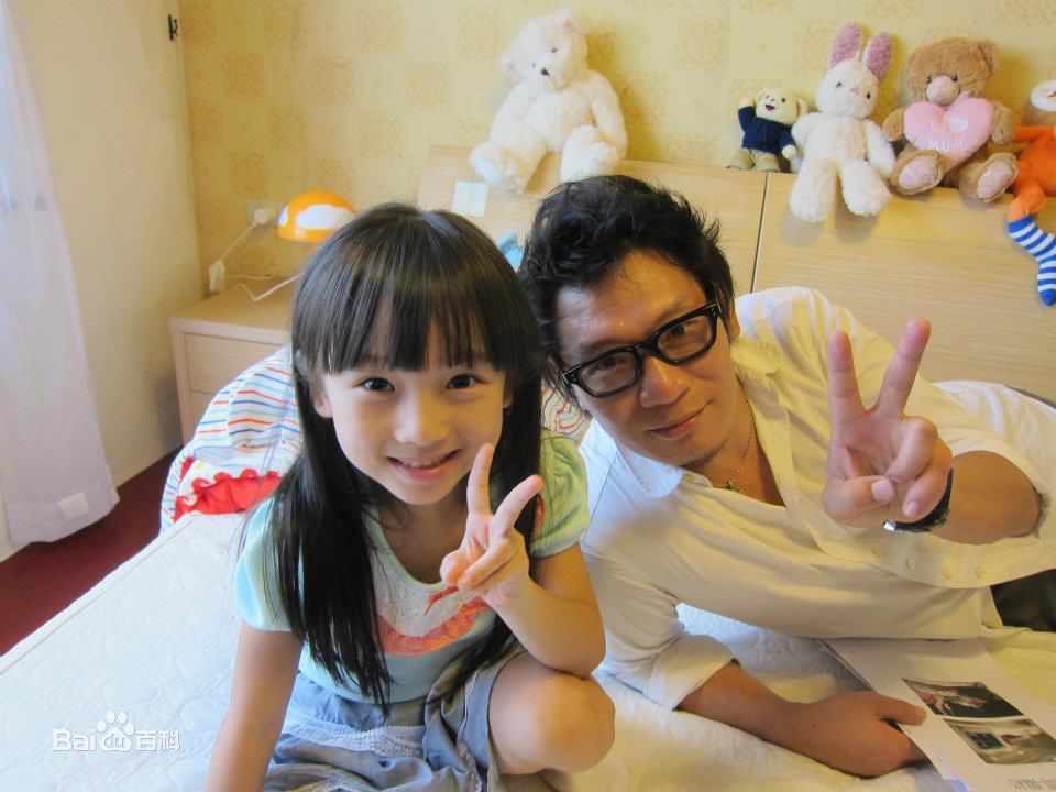 谢语恩(Lucia)法国巴黎人寿广告图片图集