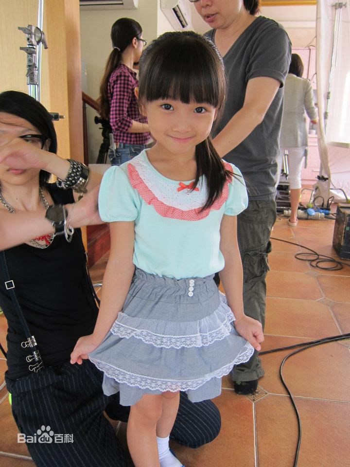 谢语恩(Lucia)法国巴黎人寿广告图片图集