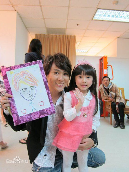 谢语恩(Lucia)录制综艺大国民前后照片