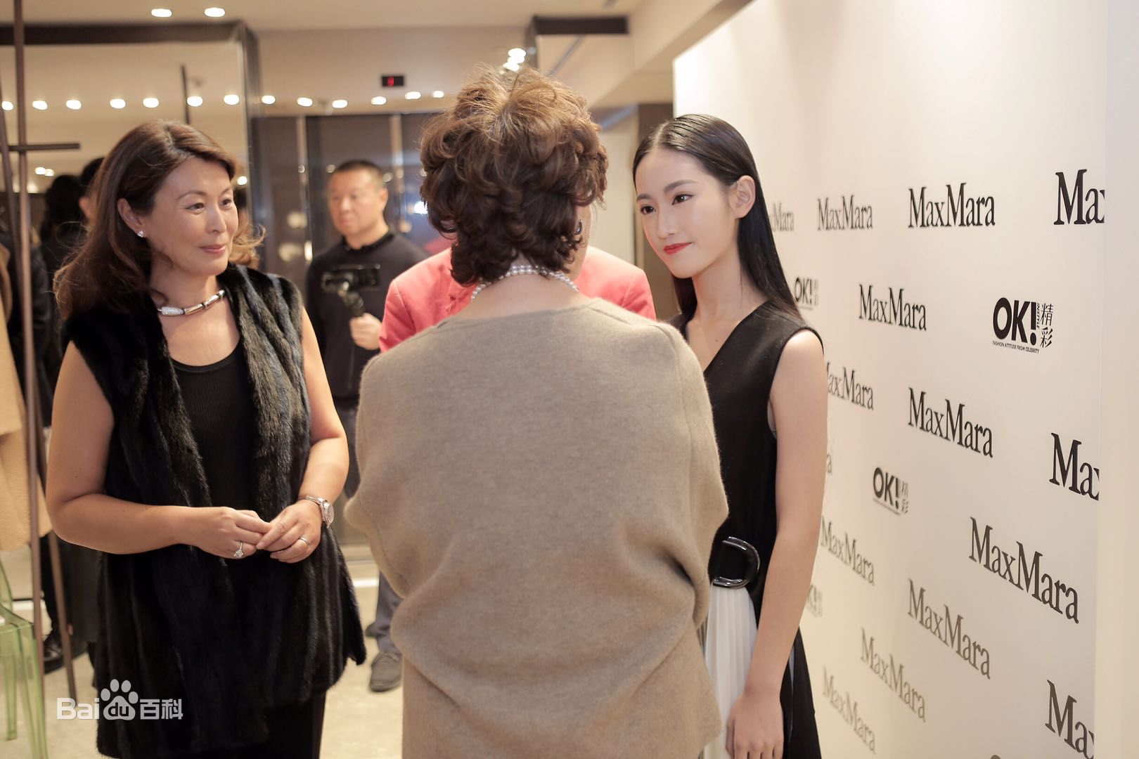 黄诗佳(Huang Shijia)活动照素颜照壁纸