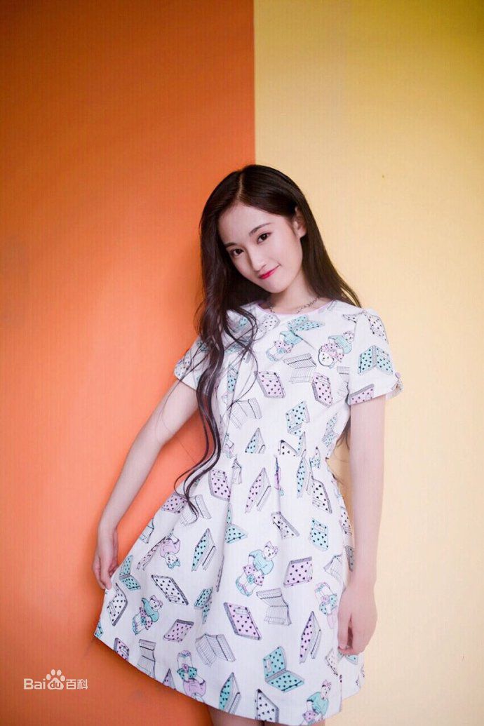 黄诗佳(Huang Shijia)概述图册素颜照壁纸