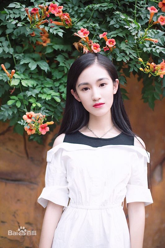 黄诗佳(Huang Shijia)概述图册素颜照壁纸