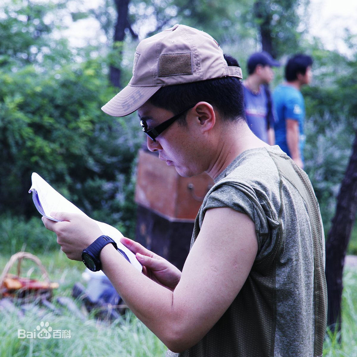 侯亮人物照图册