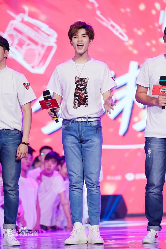 最新俊杰(VO)在《2017快乐男声》中的壁纸