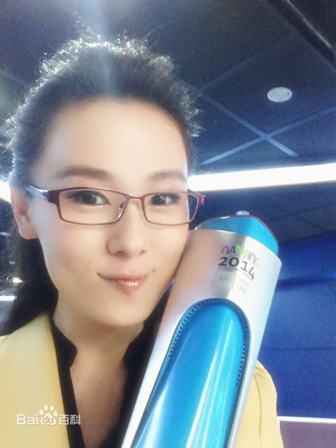 杨一精美图册壁纸壁纸