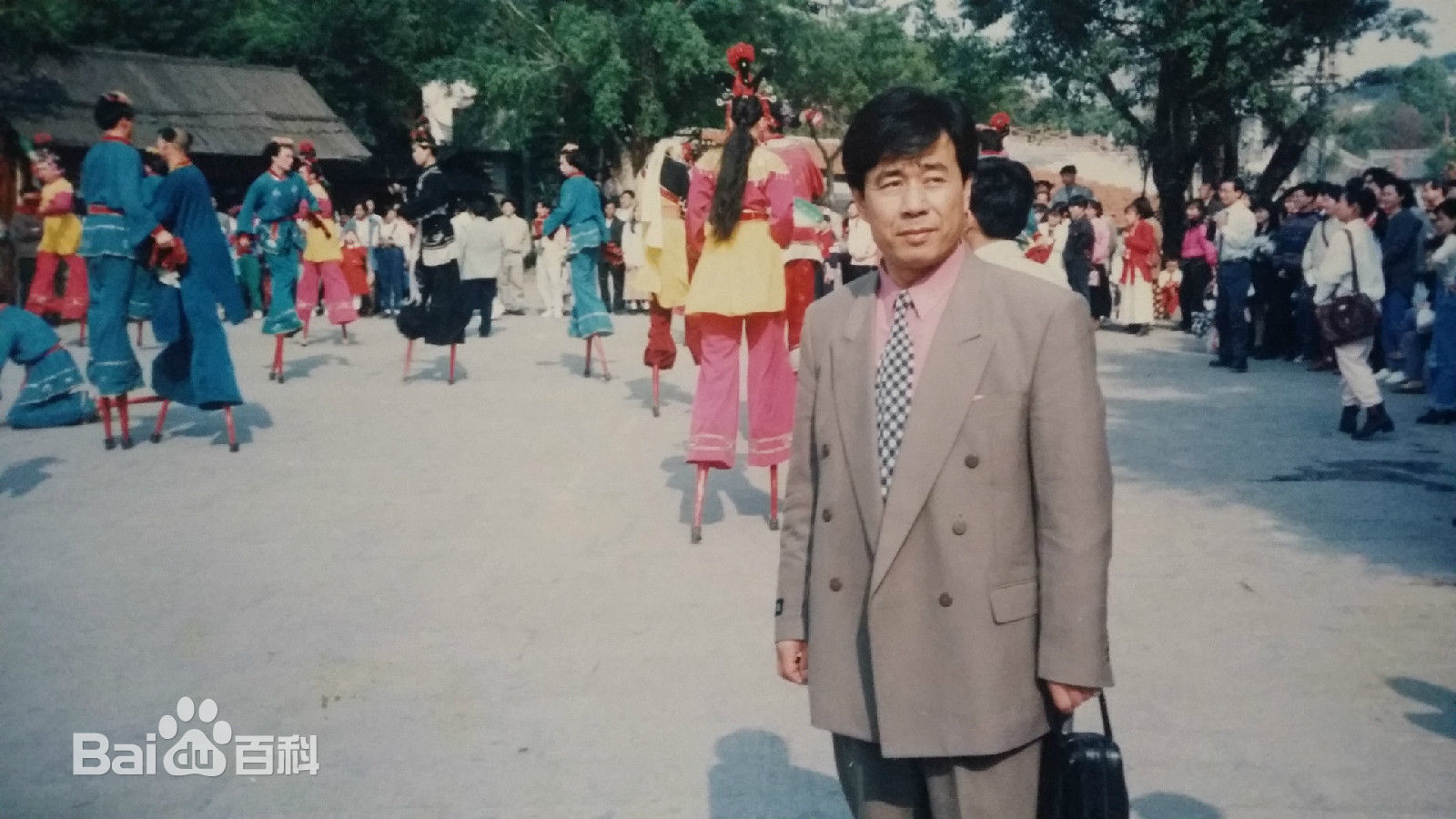 李海龙生活照与合影图片图册