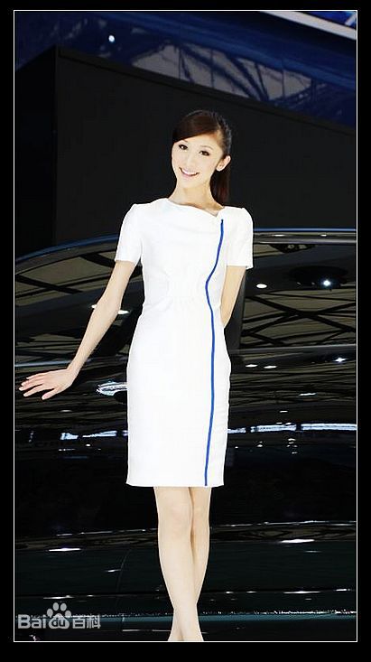 高珊(Grace)广州车展时的前后照片