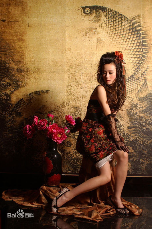 解昕怡(Christina)艺术照图片图册