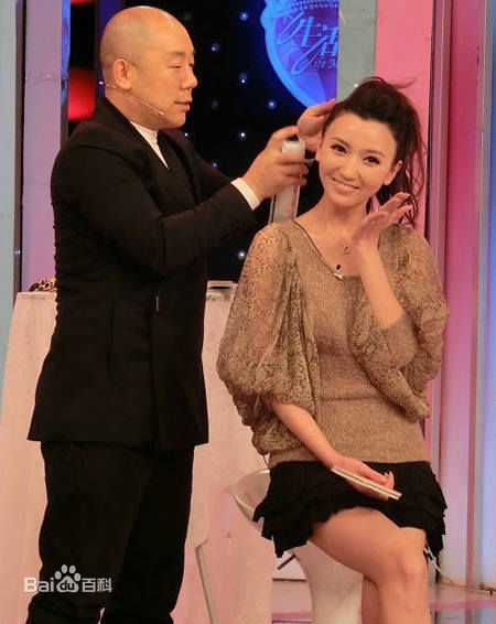 赵彦乔(Crystal)录制时尚美妆节目图片图集