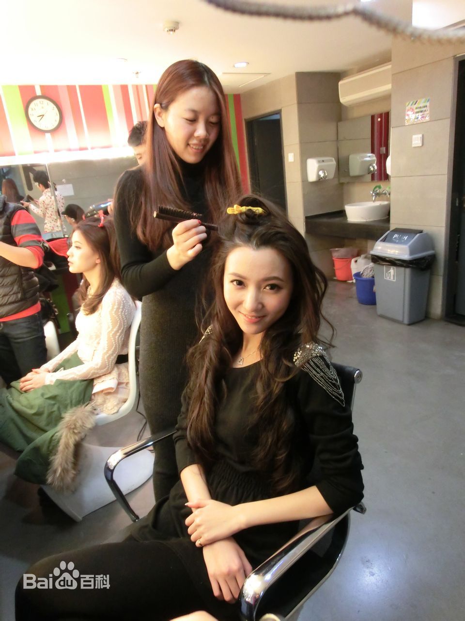 赵彦乔(Crystal)录制时尚美妆节目图片图集