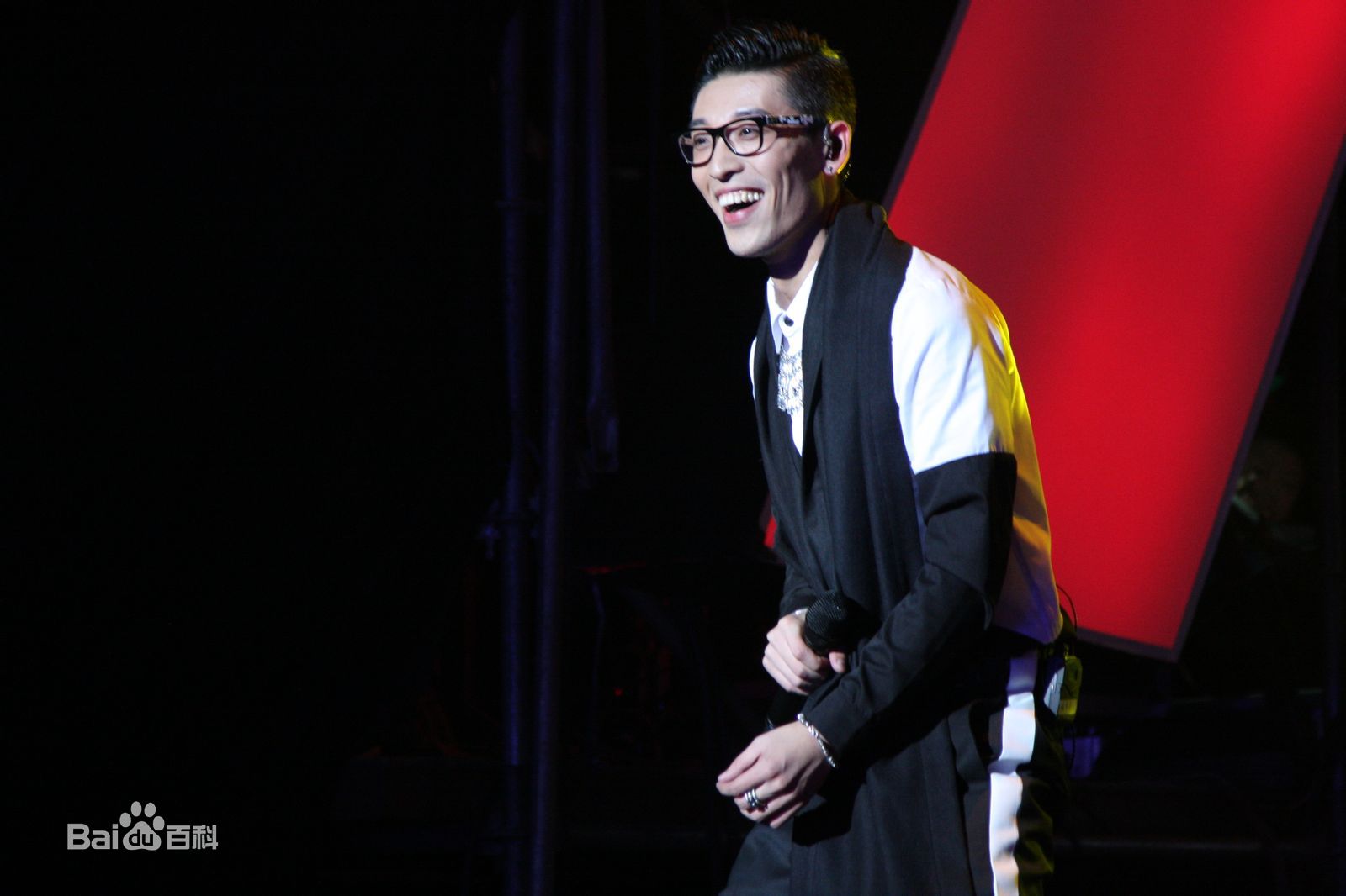 张赫宣演唱会图集性感图片图集