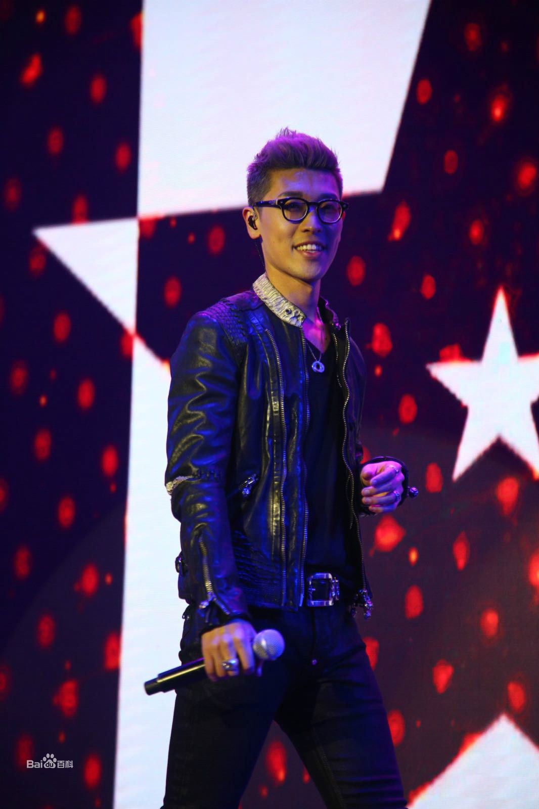 最新张赫宣在《点赞》首唱会中的图集