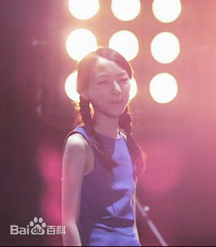 黄嘉琪(Sophia)tell me why mv截图图册