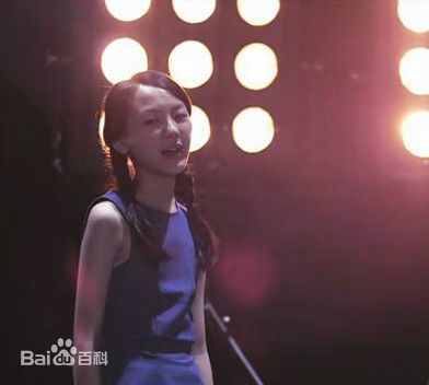 黄嘉琪(Sophia)tell me why mv截图图册