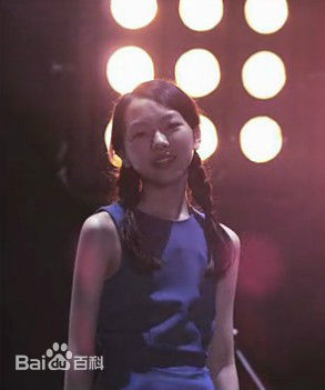 黄嘉琪(Sophia)tell me why mv截图图册