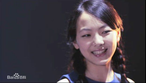 黄嘉琪(Sophia)tell me why mv截图图册