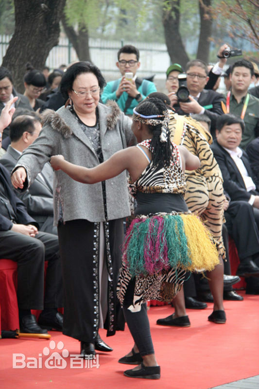 罗旭(Luo Xu)活动照前后照片