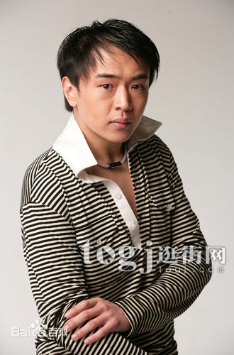 董汶亮最新照壁纸