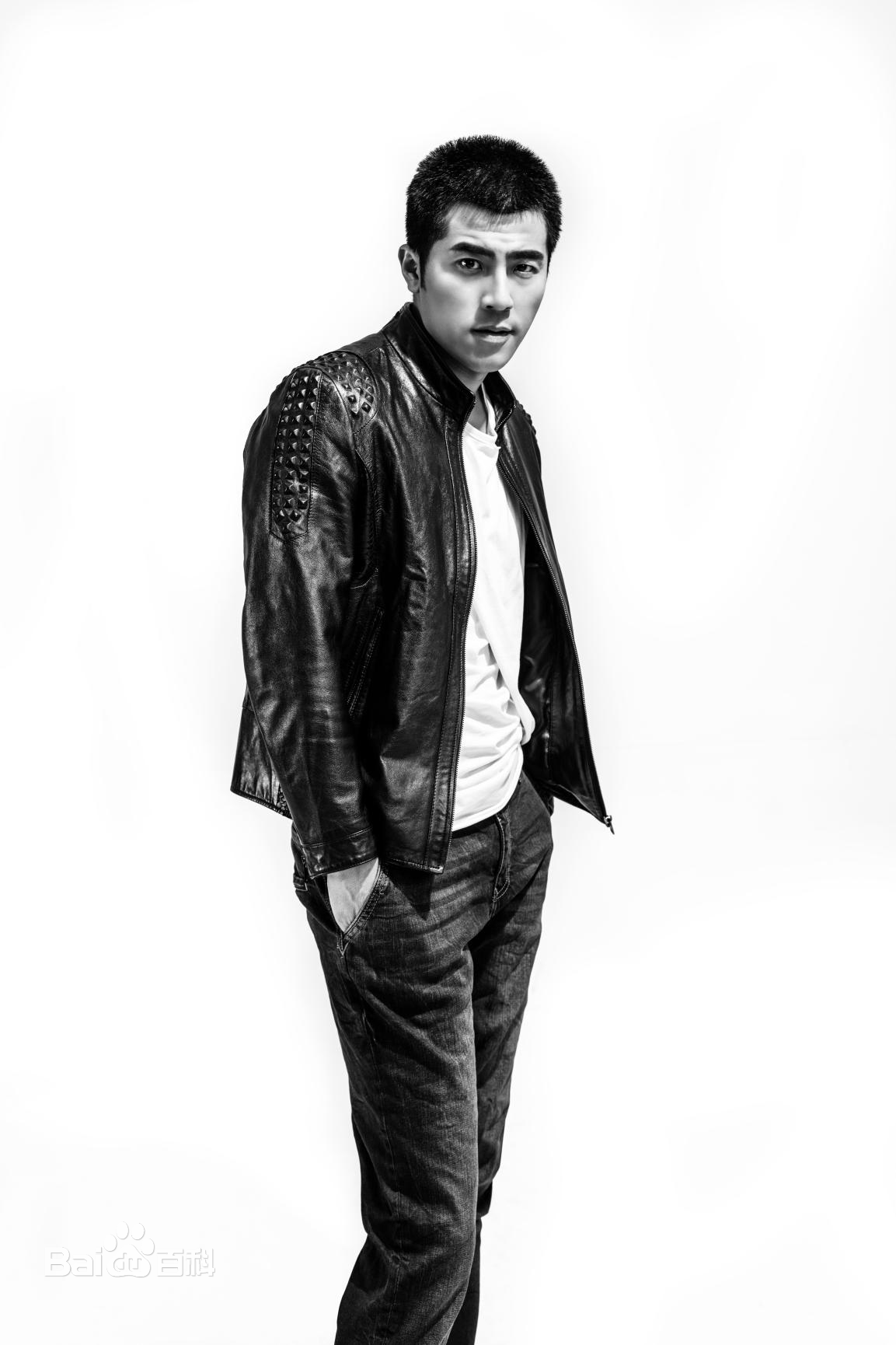 王铮活动照素颜照相册