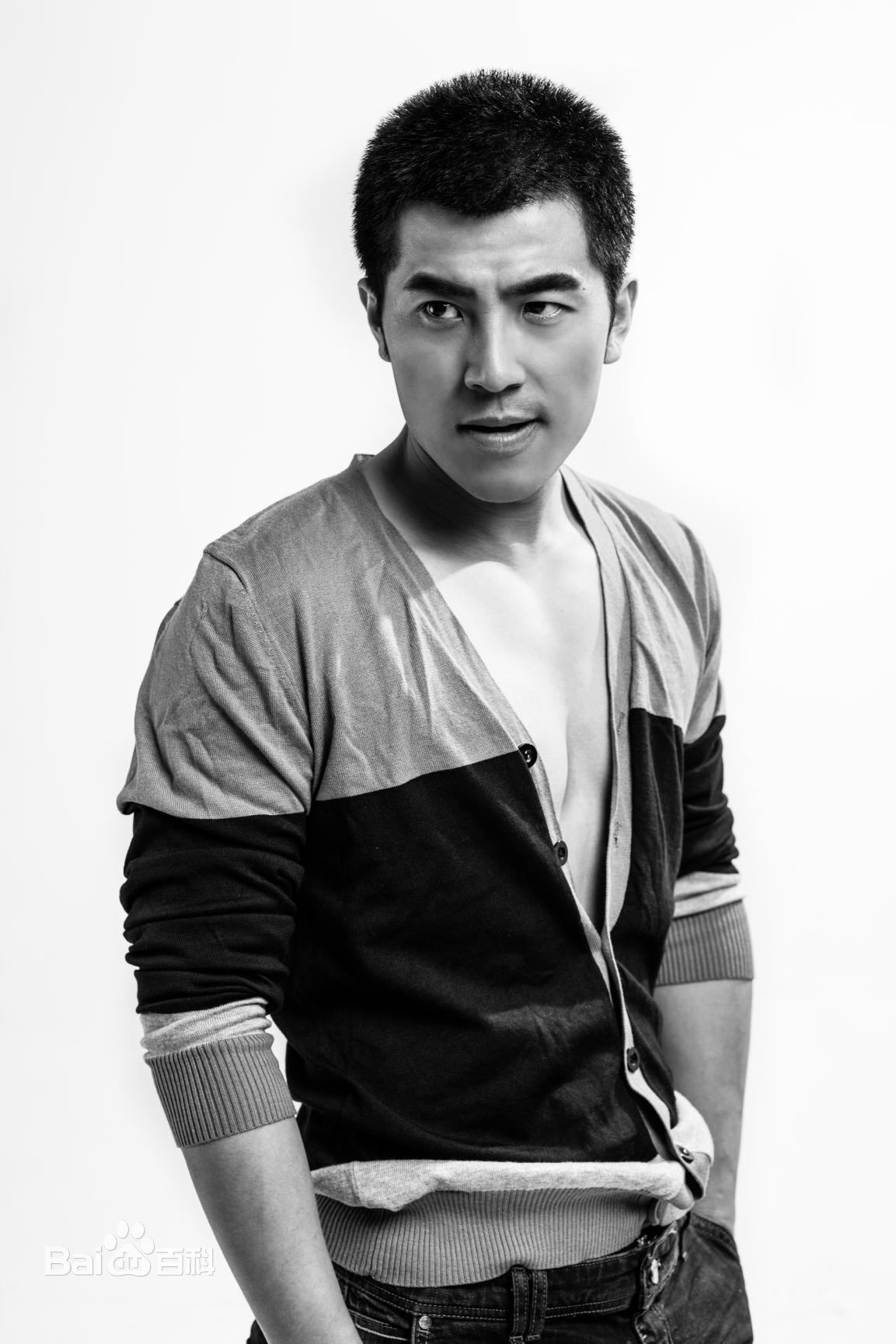 王铮活动照素颜照相册