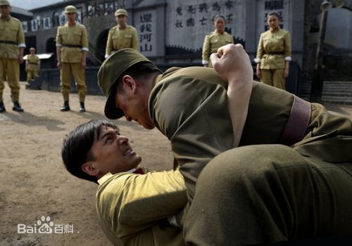 精选王铮在《伪装者》郭副官中的图册