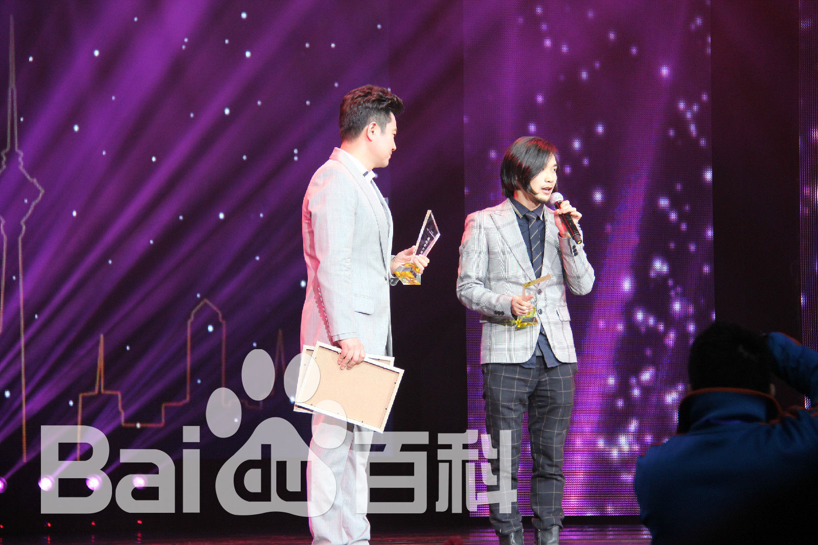 胡艺川获天津国际微电影节“最佳导演奖”壁纸壁纸