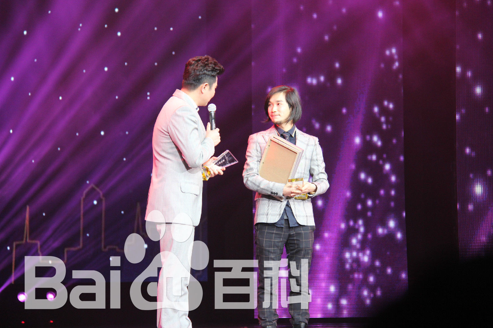 胡艺川获天津国际微电影节“最佳导演奖”壁纸壁纸