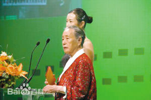 黄素影前后照片