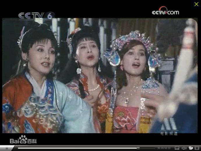 高清古丽扎尔在《三女休夫》饰演洋妞中的图集