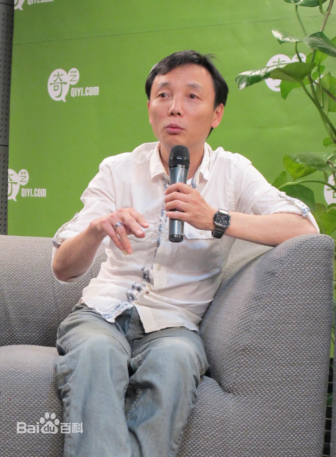 吕建民工作照前后照片