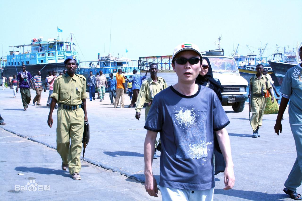 吕建民工作照前后照片