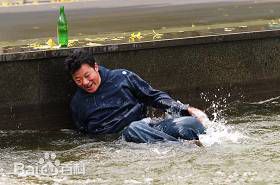 最新卢映性感图片