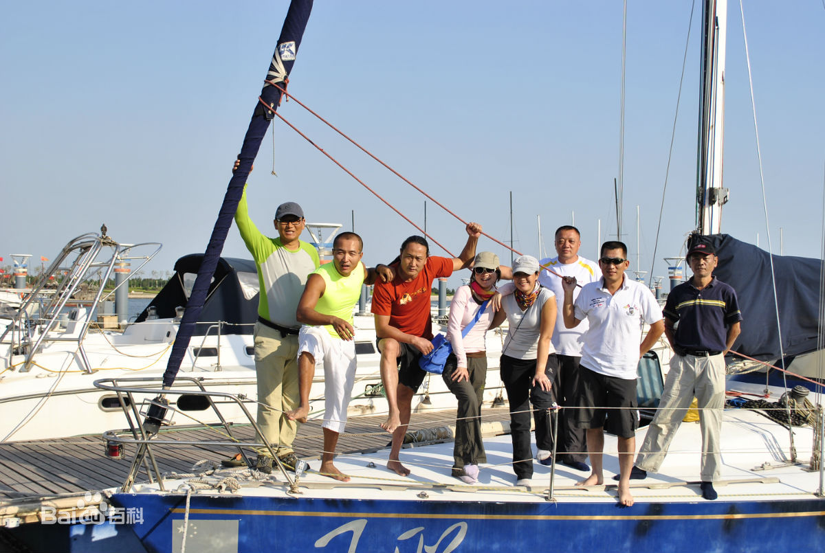 贾宏伟生活照片图册