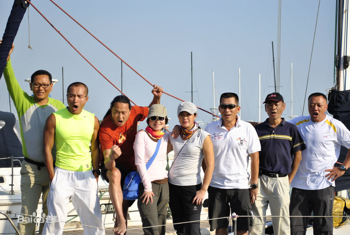 贾宏伟生活照片图册