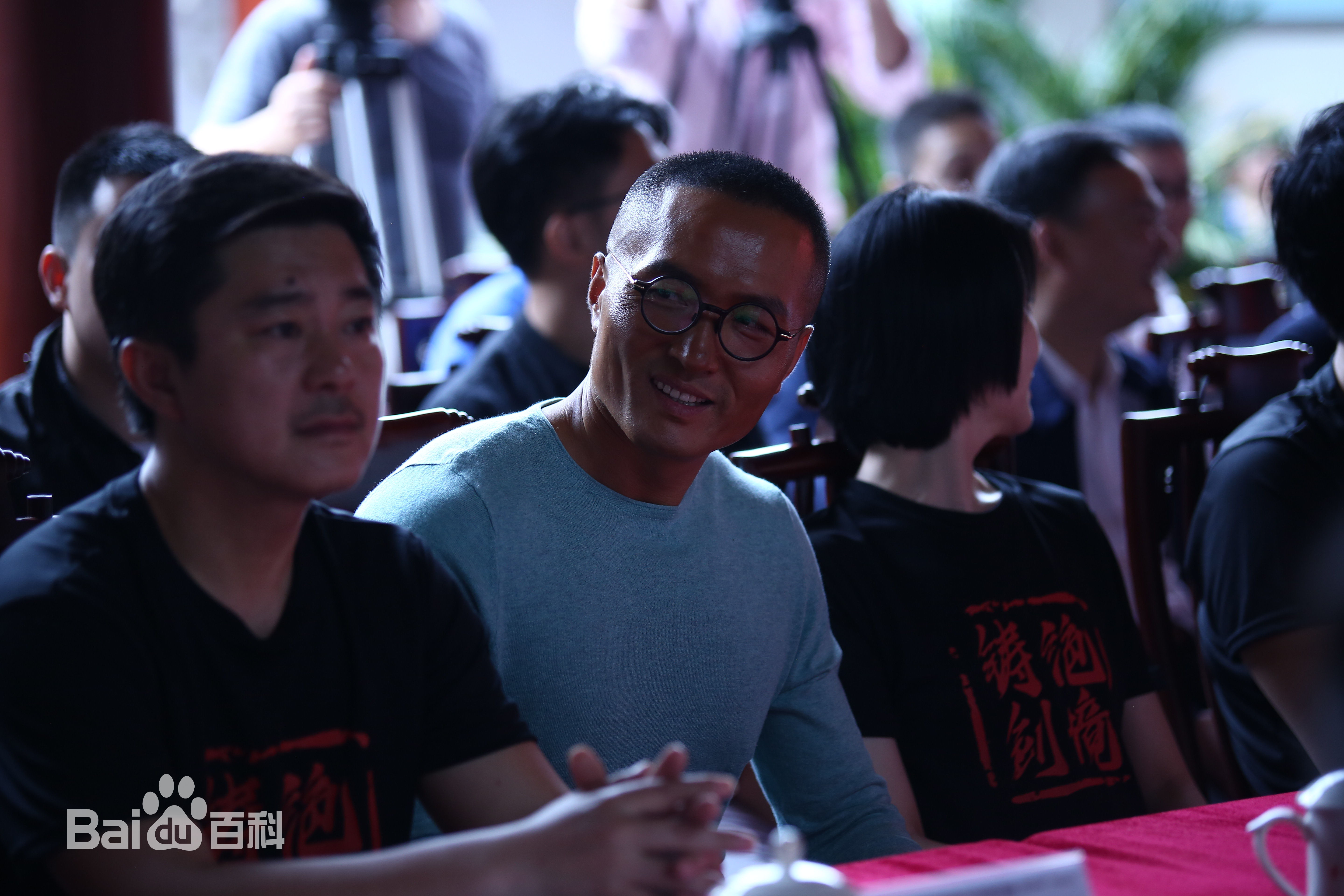 贾宏伟绝境铸剑剧照