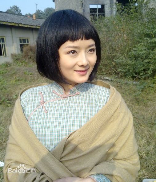 李梅可演员主演电视剧警察遇到兵素颜照相册