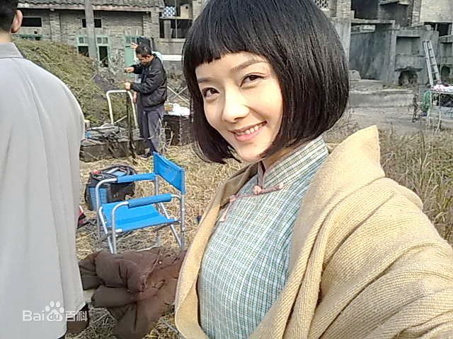 李梅可演员主演电视剧警察遇到兵素颜照相册