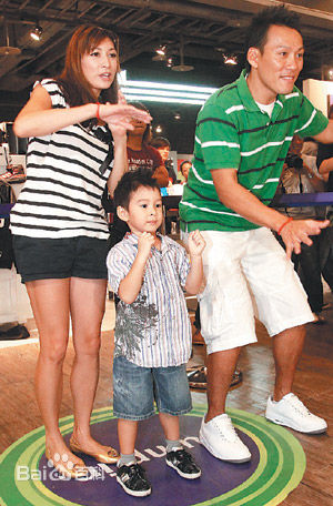 艾力克斯(Alex)娱乐明星素颜照壁纸