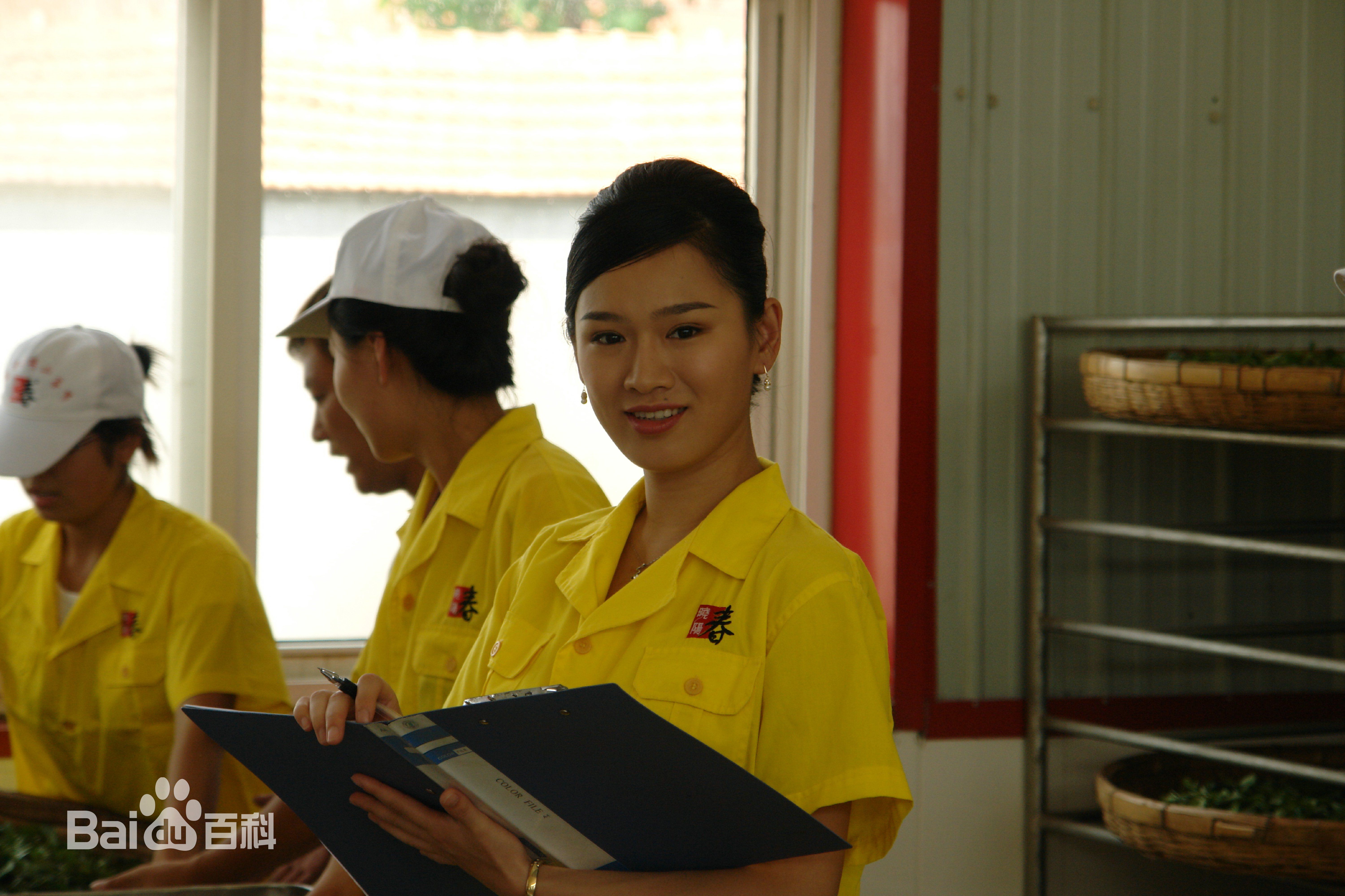 黄白露(Huang Bailu, lulu)在《海的女儿》饰演海棠中的