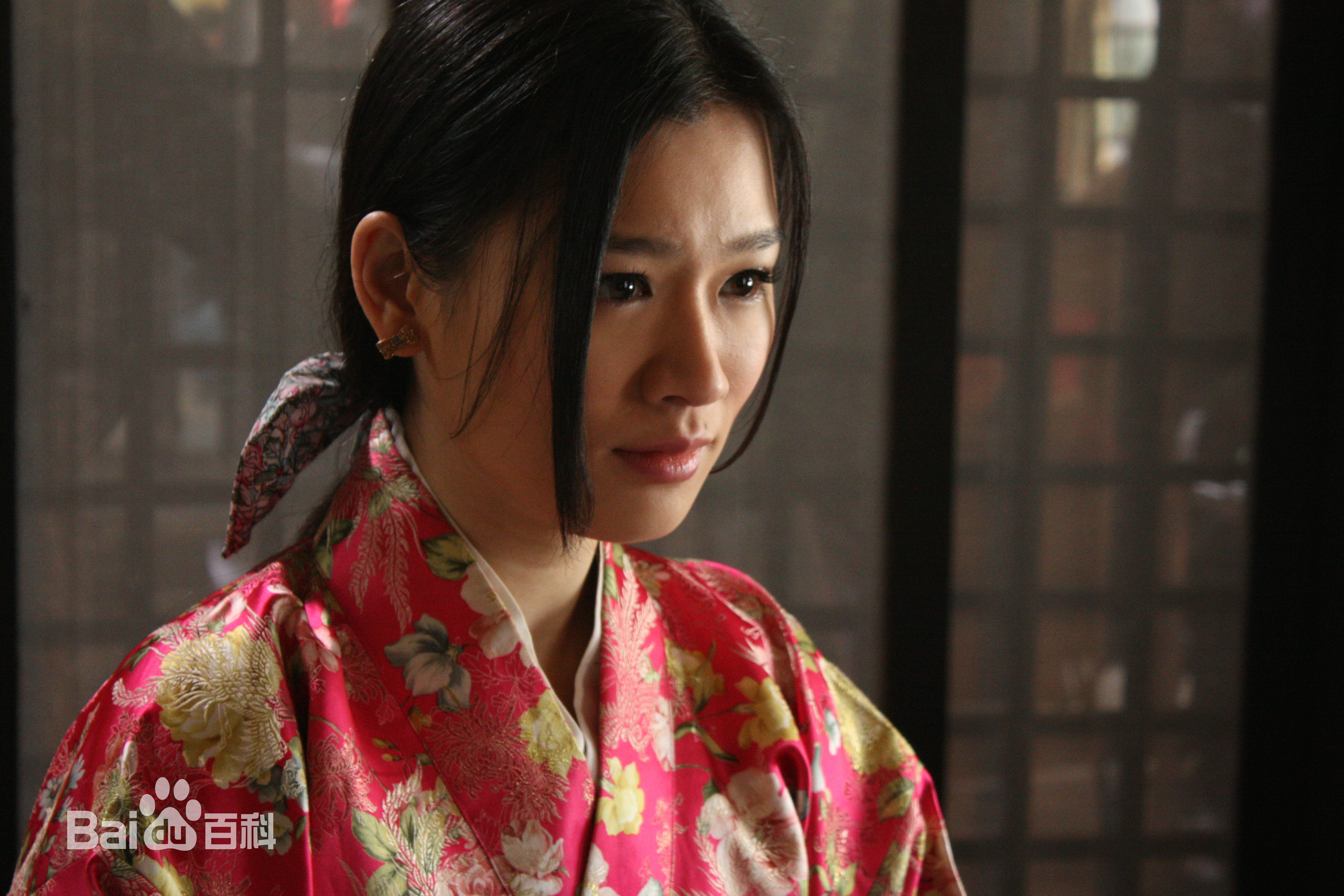 黄白露(Huang Bailu, lulu)在《泪洒尘缘》饰洋子中的