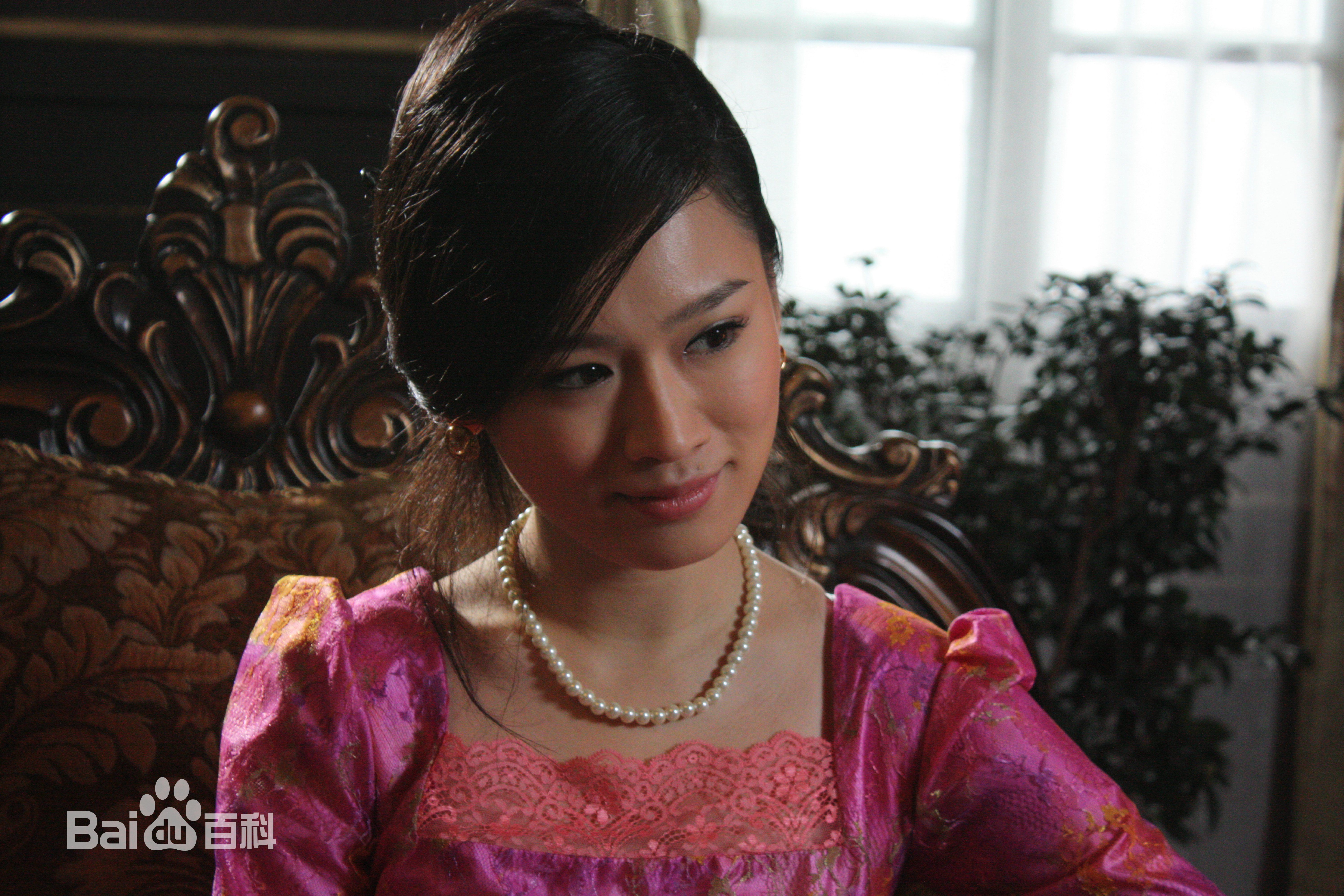 黄白露(Huang Bailu, lulu)在《泪洒尘缘》饰洋子中的