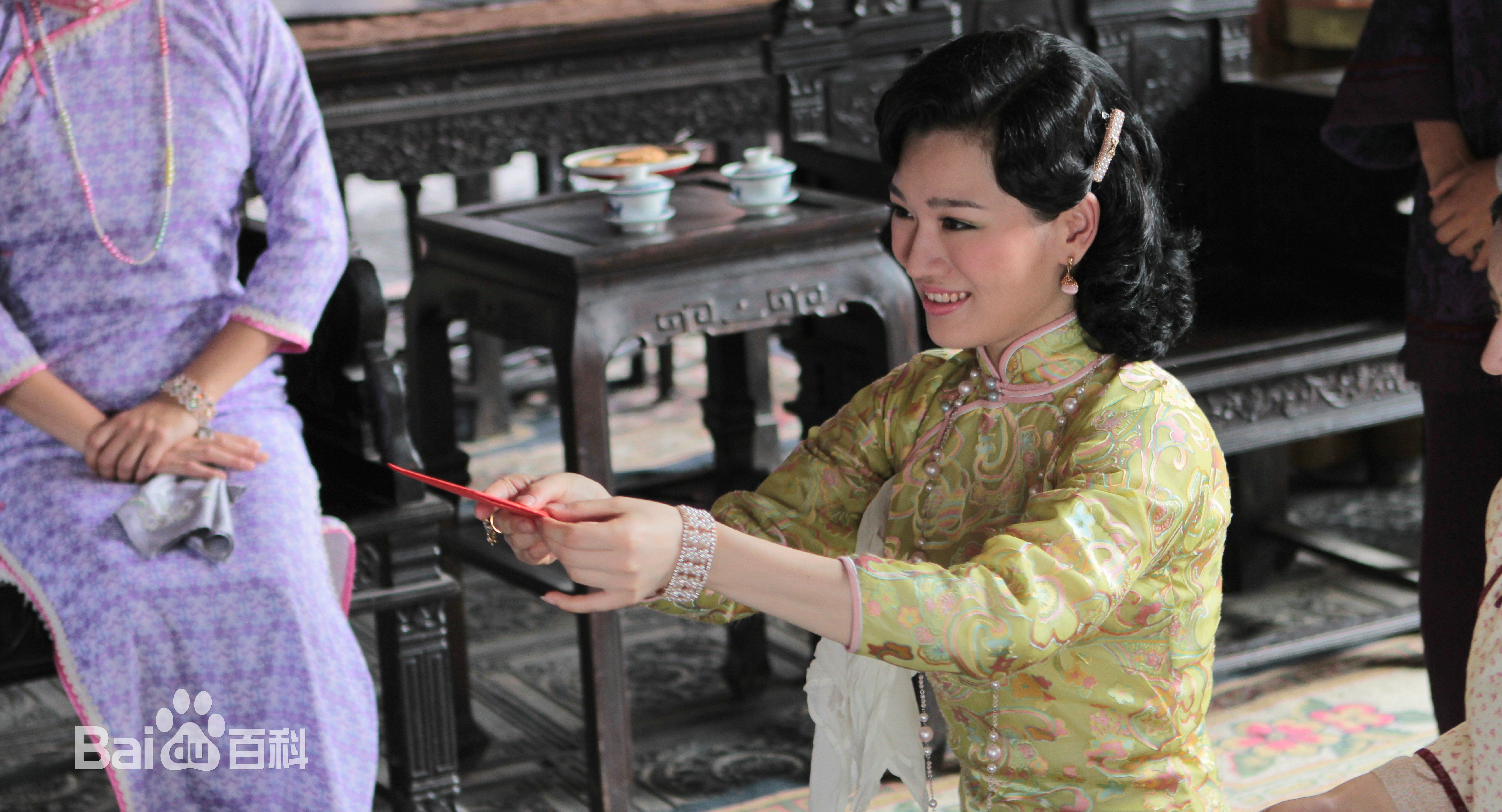 高清黄白露(Huang Bailu, lulu)在《爱情悠悠药草香》中 饰马秀芳中的图集